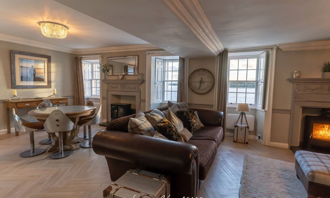 Findhorn House | Luxury Waterfront home on stunning Findhorn Bay.