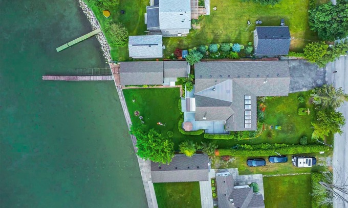 Virginia Cottage | Luxury Waterfront/Lakefront Cottage on Lake Simcoe