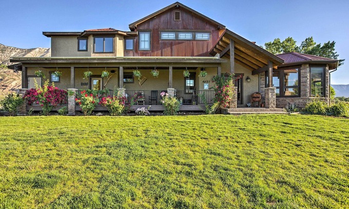 Parachute House | Luxury Waterfront Parachute House w/Fire Pit!