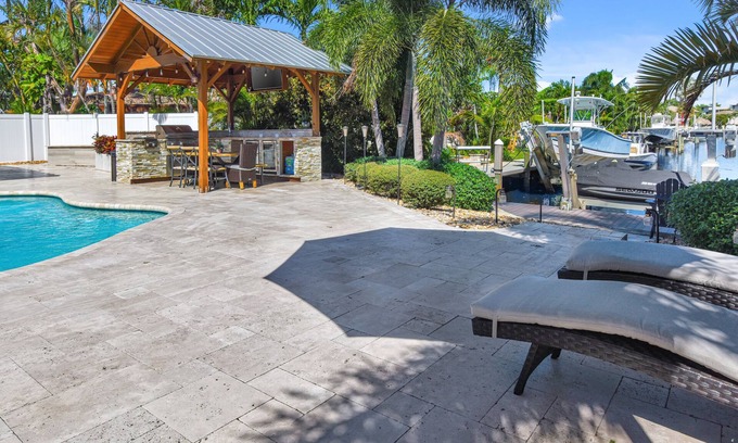 Garden Isles House | Luxury Waterfront house/Heated pool in paradise