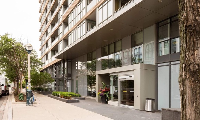 CityPlace Apartment | Luxury WaterFront View & Free Parking