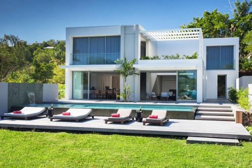 Le Vauclin Villa | Luxury waterfront villa MQFR08