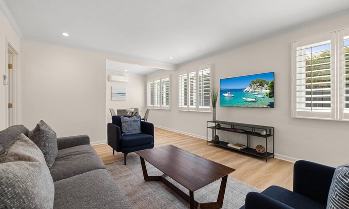 West Beach Apartment | Luxury West Beach Getaway, Blocks to Pier and Beach