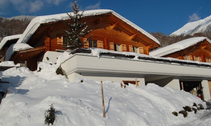 Klosters Dorf Ski Chalet | Luxury Wooden Swiss Chalet With Private Sauna - Switzerland