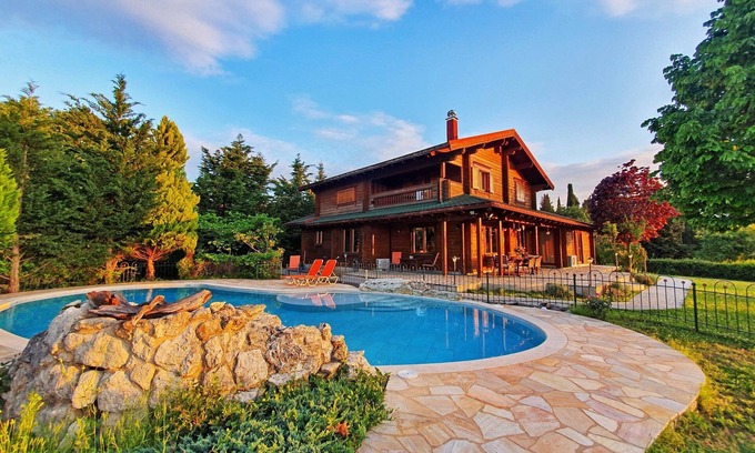 Kato Korakiana Villa | Luxury Wooden Villa with Pool, The Nest
