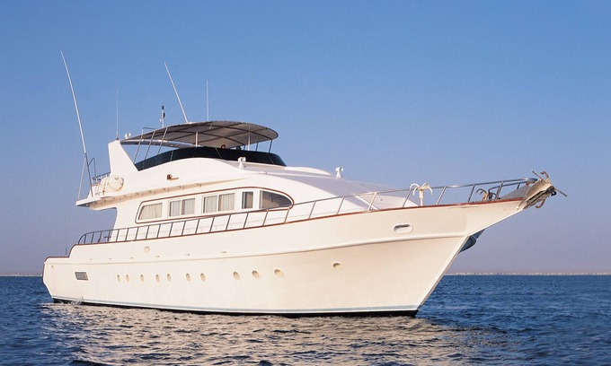 Muscat Boat Rental | Luxury Yacht in Beautiful Muscat