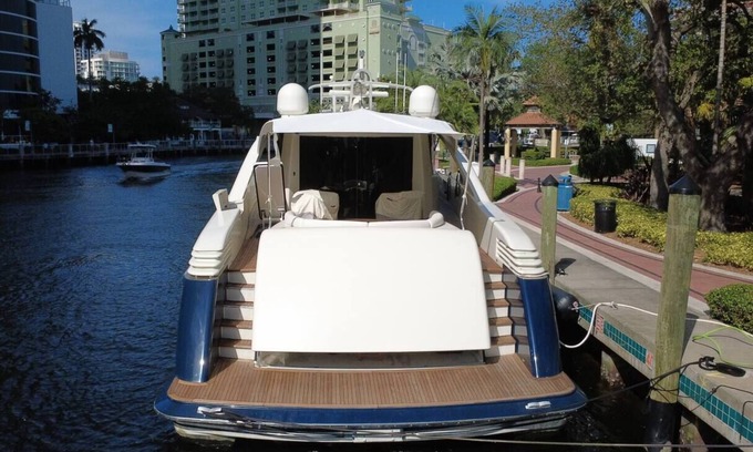 Riverwalk Fort Lauderdale Boat Rental | Luxury Yacht stay Fort lauderdale