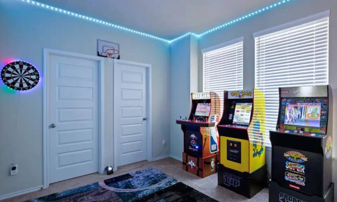 Round Rock House | LuxuryLivingMinutesToKalahari/DellDiamond GameRoom