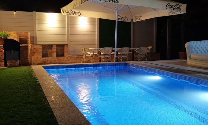 Siofok Apartment | Luxus Guesthouse with Pool,Klima Center of the City