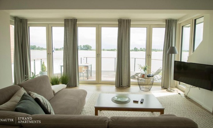 Brake Apartment | Luxuswohnung Pazifik WESER WELLNESS WHIRLPOOL