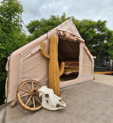 Schoeneberg b. Angermuende Other | Luxuszelt in der Pferdeherde