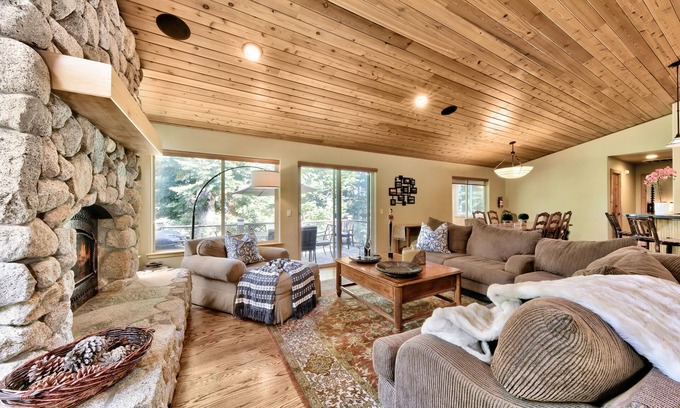 South Lake Tahoe House | lx26 Luxury South Lake Tahoe Home
