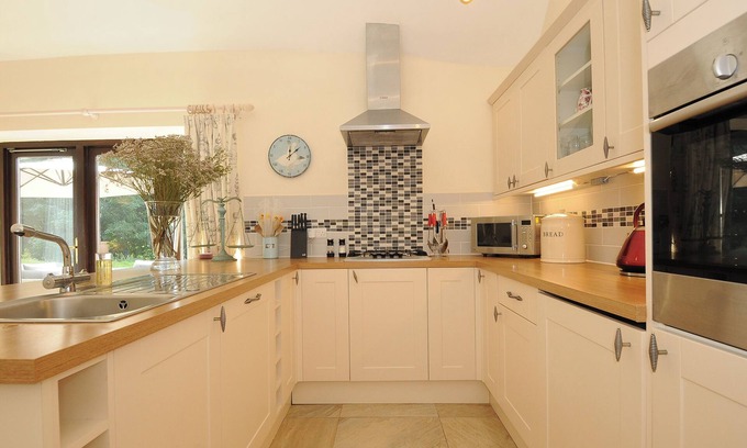 Dartmoor Forest Cottage | LYDGATE HOUSE COTTAGE, pet friendly, with open fire in Postbridge