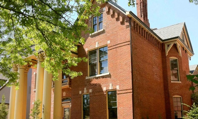 Northside District Bed & Breakfast | Lyndon House Bed & Breakfast