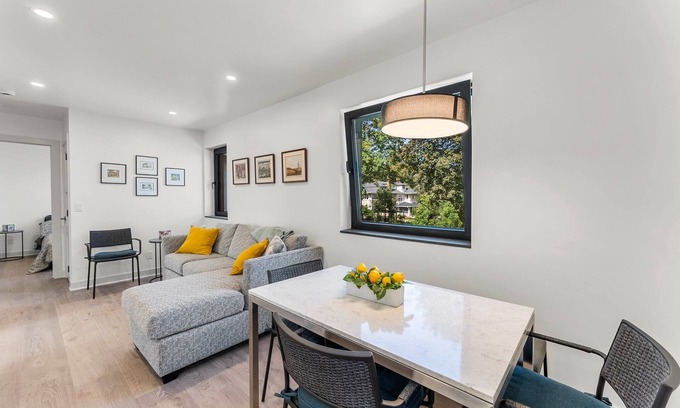 Southwest Minneapolis Apartment | Lynnhurst Perch