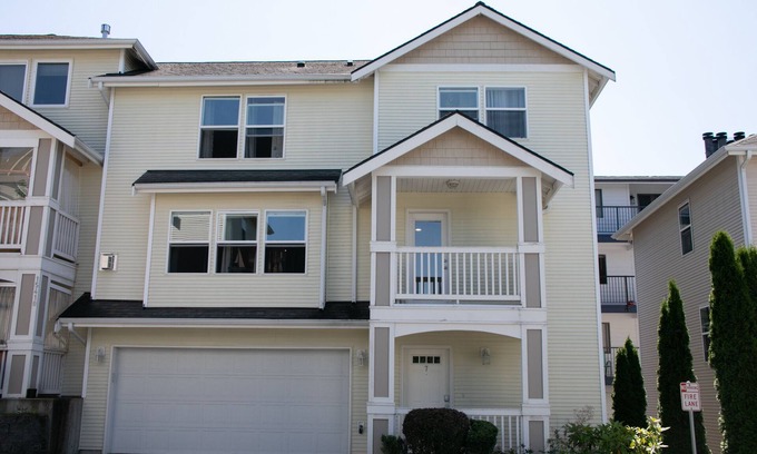 Picnic Point-North Lynnwood House | Lynnwood Airport-Retreat