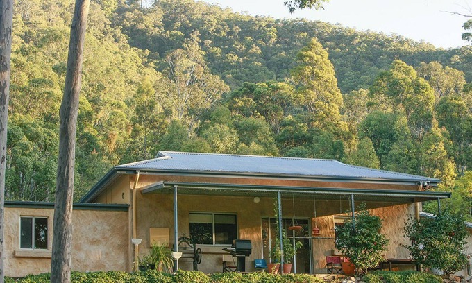 Ellalong Cabin | Lyrebird Studio Secluded Retreat in the Watagans. 20 min drive to Cessnock