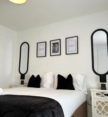 Wesham House | Lytham House Retreat - Free Parking