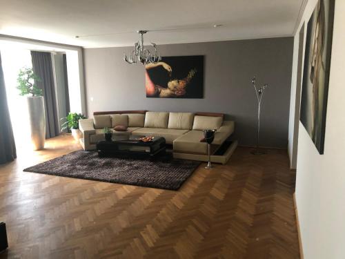Flingern Nord Apartment | Möbelierte 3-Zm-Wohnung mit luxuriöser Innenausstattung in Zentrum