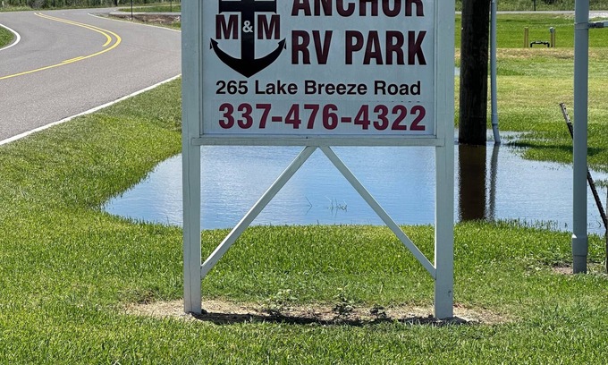 Hackberry RV Rental | M&M Anxhor RV campground in Hackberry.
