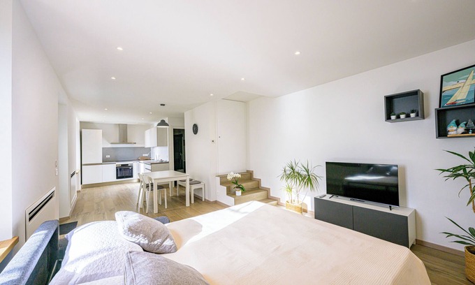 Roiano-Gretta-Barcola-Cologna-Scorcola Apartment | M&S Holiday House - 2 Guests Apartment Sea View