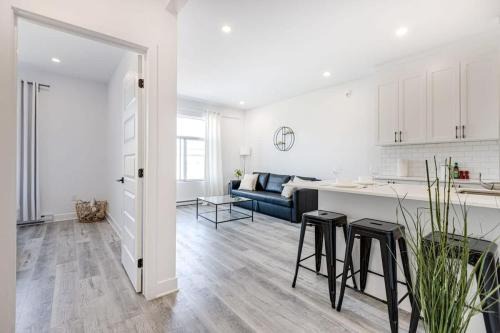 Mile End Apartment | M11 Neat & Spacious 1BR in Heart of Plateau MTL
