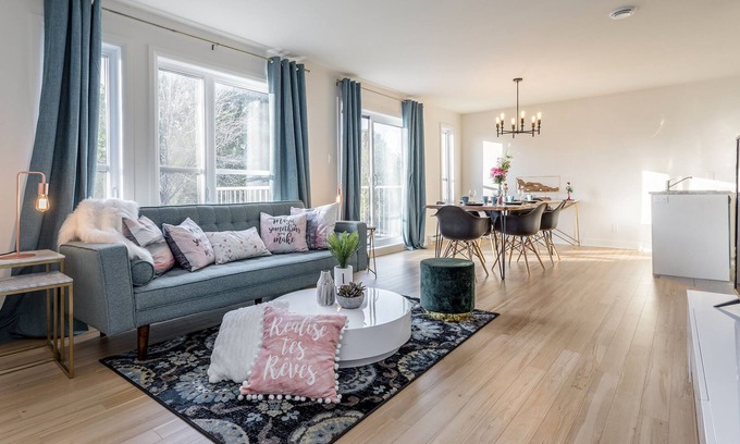 Longueuil House | M316@3 BDR Townhouse,Free Parking,Jacques-Cartier