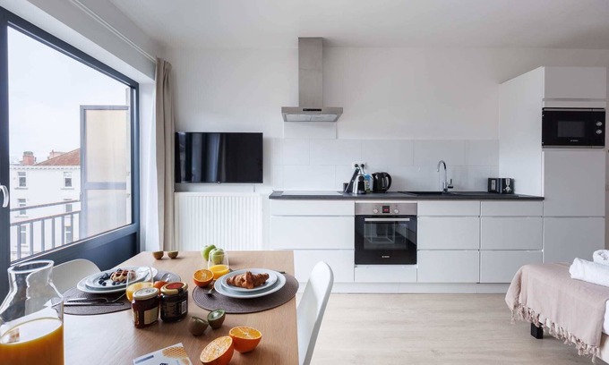 Wijk van de Squares Apartment | MA - Leopold II - Studio Apartment, Sleeps 2