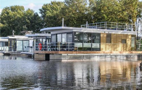 Leuken Boat Rental | Maasparel