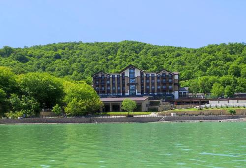 Azerbaijan Hotel | Macara Lake Park