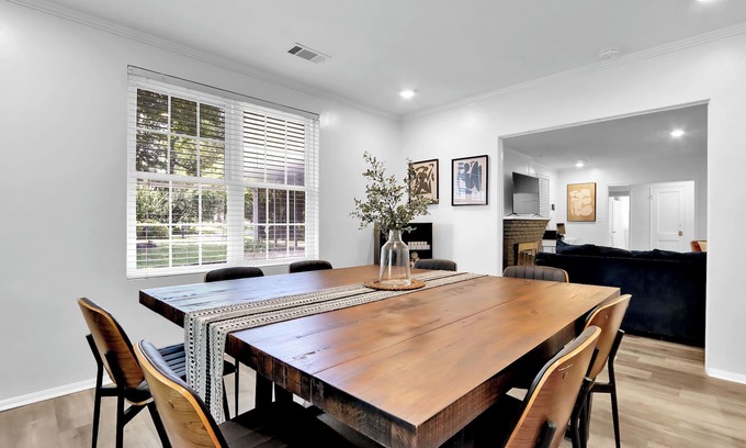 Macon House | Macon Ranch, 10 Qn beds