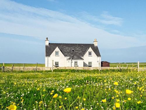 Baleshare House | Macrury Cottage