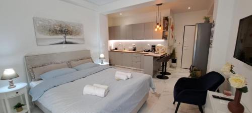 Koukaki Apartment | Maddie's Apartment