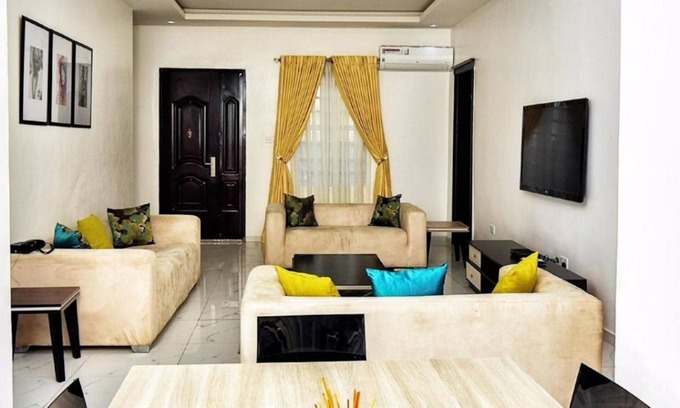 Ofin Apartment | Madiba Court