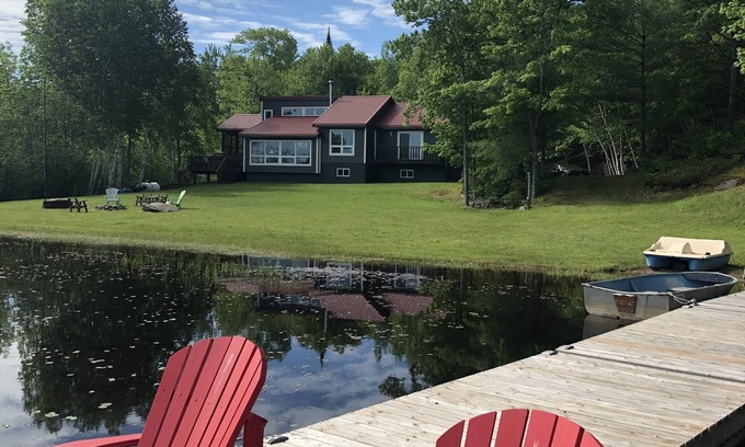 Gravenhurst Cottage | Madiosa - Private Family Friendly Cottage