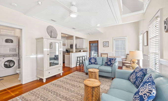 Rosemary Beach Apartment | Madison Carriage, South of 30-A in Rosemary Beach. Close to Beach, Pool and Shoppes.