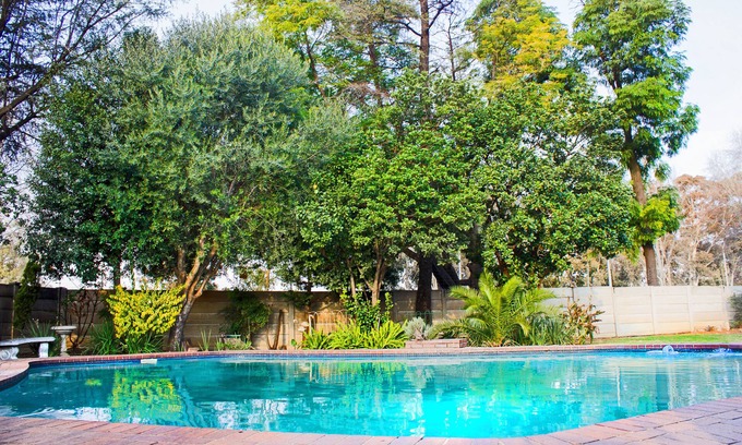 Alberton House | Madison House - A spacious 4 bedroom house with pool and braai area.