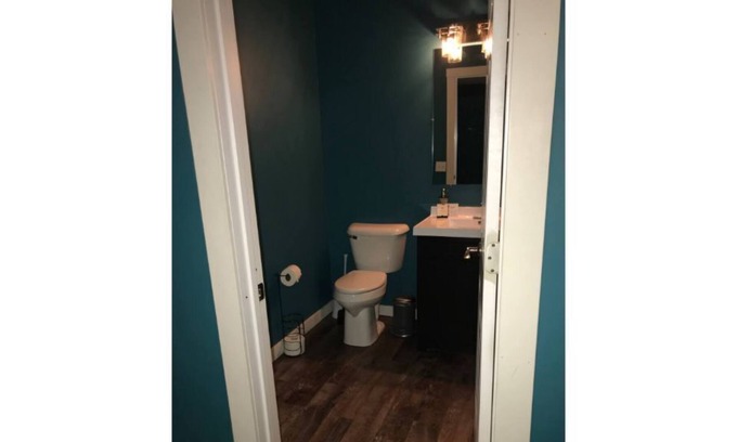 Pontiac Apartment | Madison Street Loft- RiverCity House (No Extra Fees)