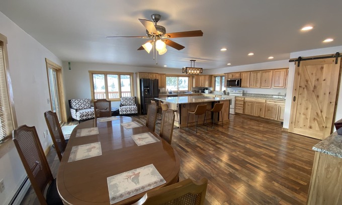 North Meadow Creek House | Madison Valley View-Ideal Kitchen-Pet Friendly