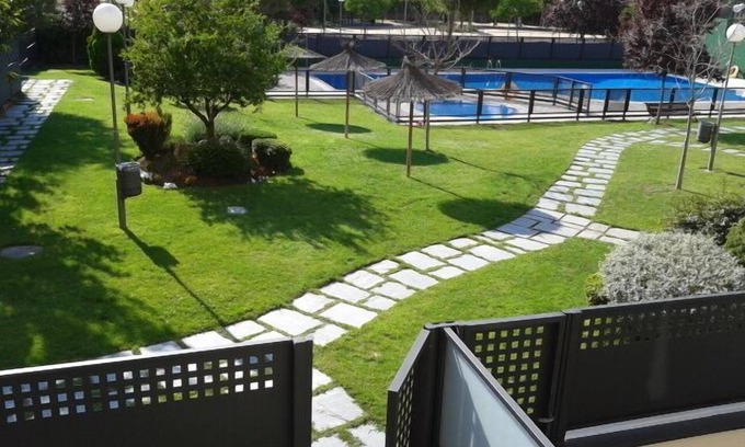 Majadahonda Condo | Madrid - Amazing flat with garden, paddle tennis court and swimming pool