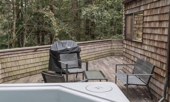 Sea Ranch House | Madrone Meadow by RedAwning