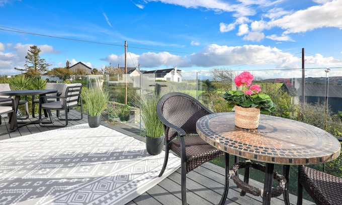 Abersoch House | Maes Coch - Five Bedroom House, Sleeps 11