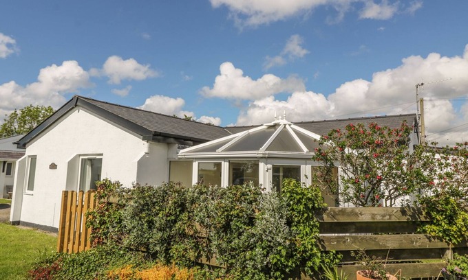Edern Cottage | Maes Y Coed