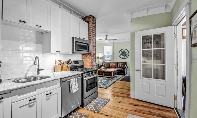 Downtown Buffalo House | Magazine featured townhome steps from Elmwood Village 25mins from Niagara Falls