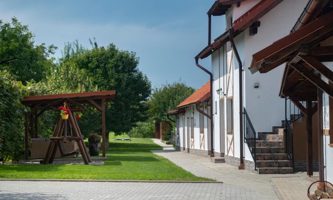 Cartisoara House | Magda Garden