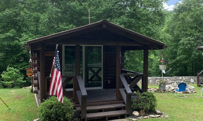 Cranberry Falls Cabin | Maggie Valley Cabin off the Blue Ridge Pkwy.