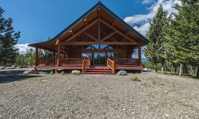 Rexford Cabin | Maggie’s Cabin - Enjoy a Slice of Paradise in Rexford, Montana!