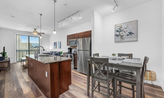 North Burnet Apartment | Magic Haven @ The Domain - ATX