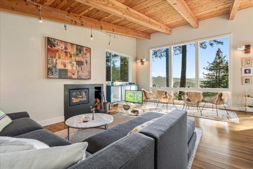 Cazadero House | Magic Madrone - Views Hot tub Forests and River