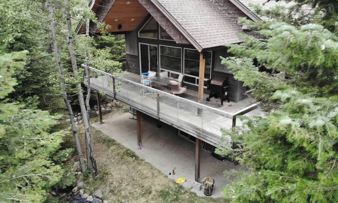 McCall House | Magic McCall Cabin + Studio for Large Groups HOT T